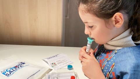 PCR Saliva, màxima fiabilitat i comoditat per a la detecció de la Covid-19 en nens i persones de risc